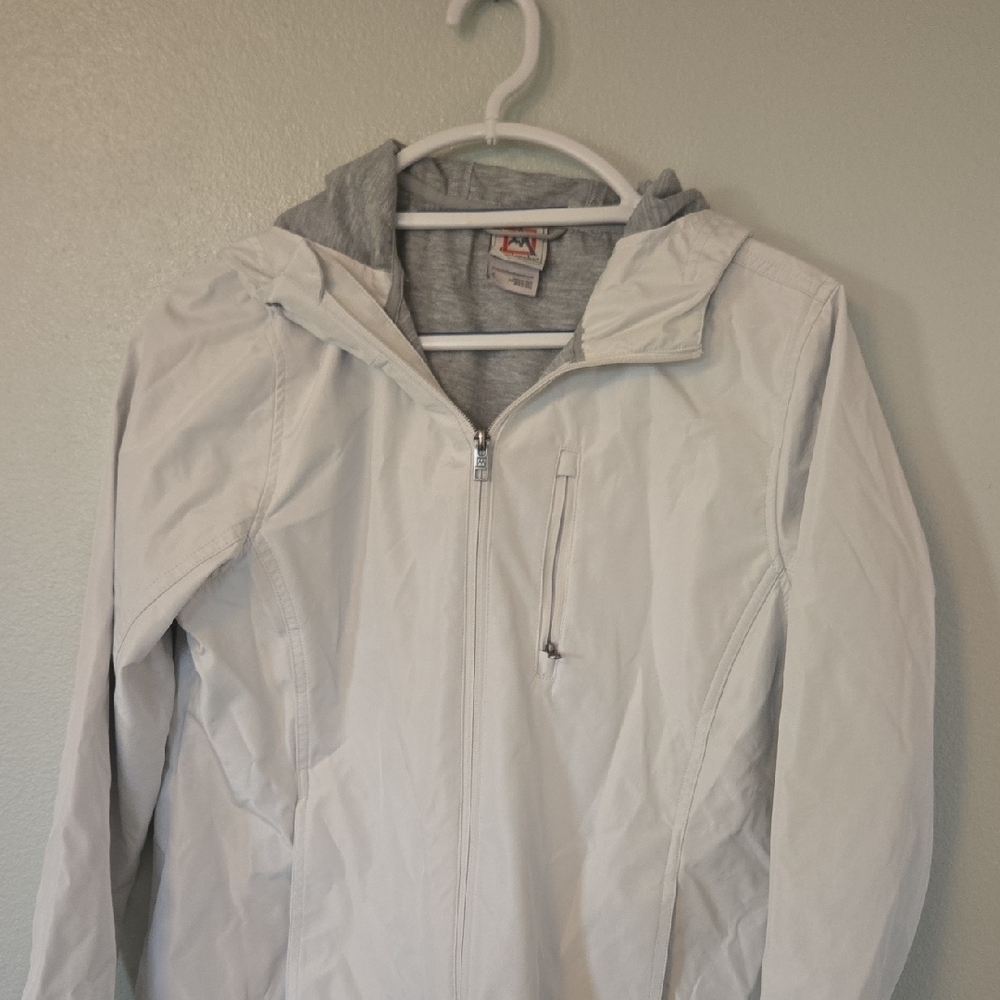 Avalanche | White & Gray Water Resistant Light Jacket Size Large